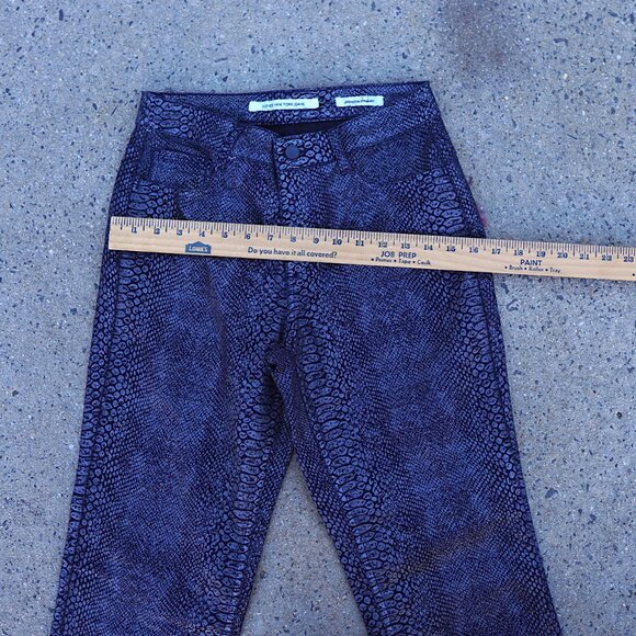 Jones NY Snakeskin Jeans Size 6 Mid-Rise Straight Leg Black Gray Stretch - Picture 7 of 13